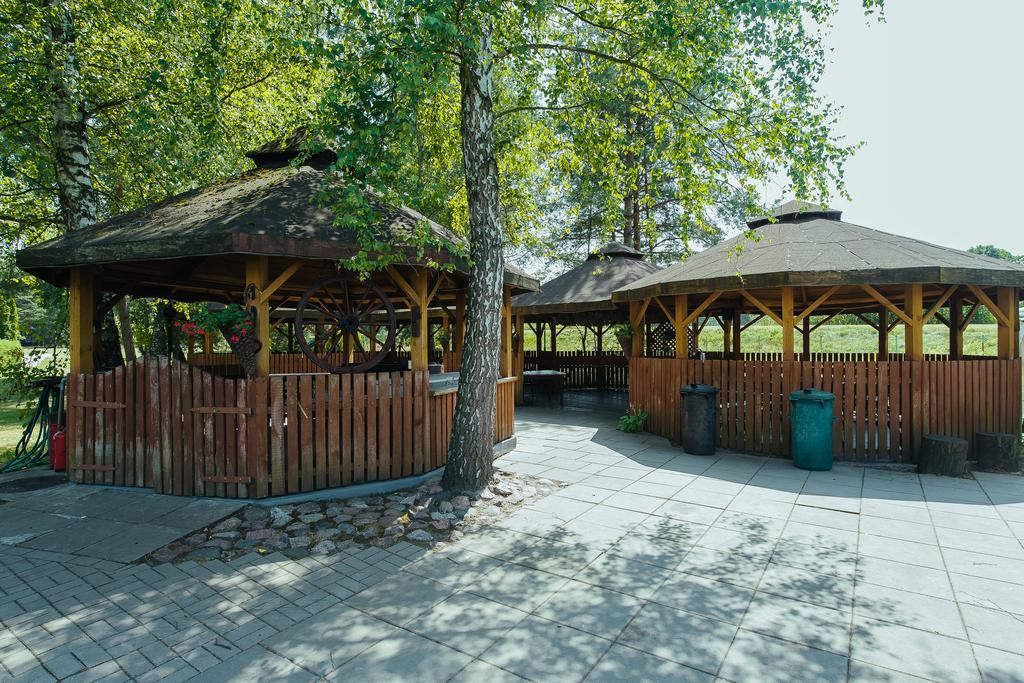 Hotel Pod Sosnami Osieck Extérieur photo